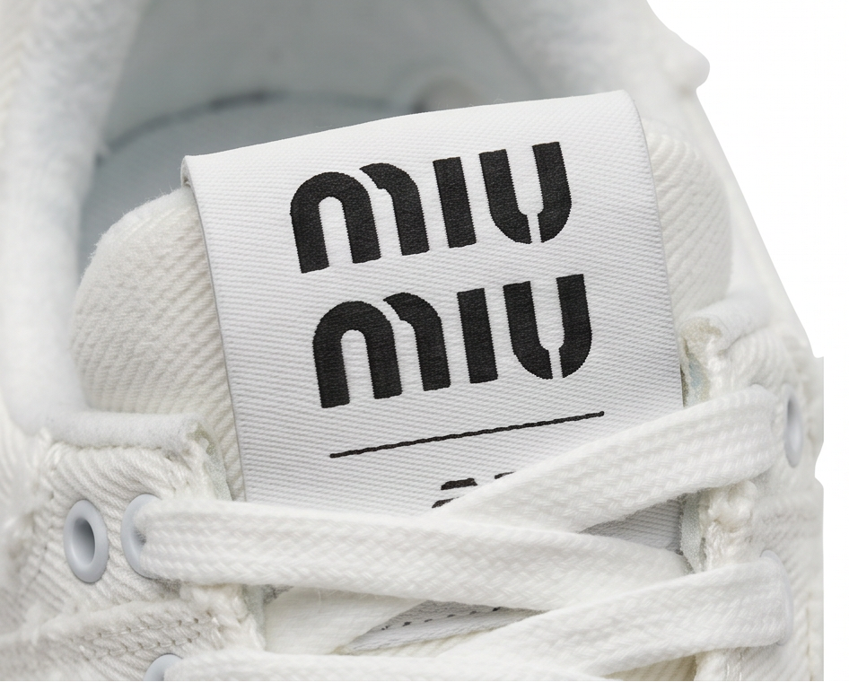 574 New Balance x Miu Miu